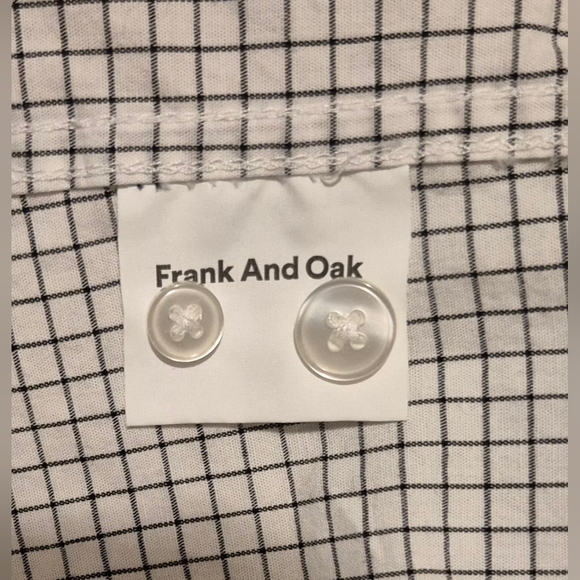 White Casual Button Down Shirt with Subtle Checkered Pattern - Picture 4 of 5